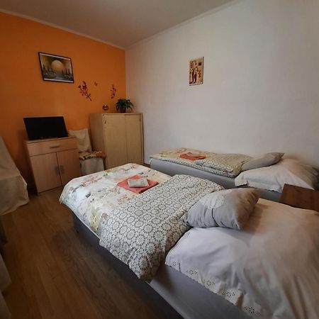Kis Rigo Vendeghaz Hotell Salgótarján Eksteriør bilde