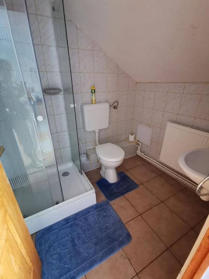 Kis Rigo Vendeghaz Hotell Salgótarján Eksteriør bilde