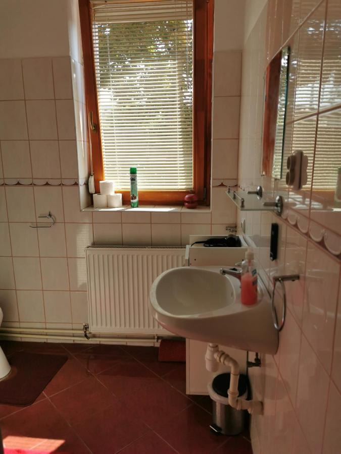 Kis Rigo Vendeghaz Hotell Salgótarján Eksteriør bilde