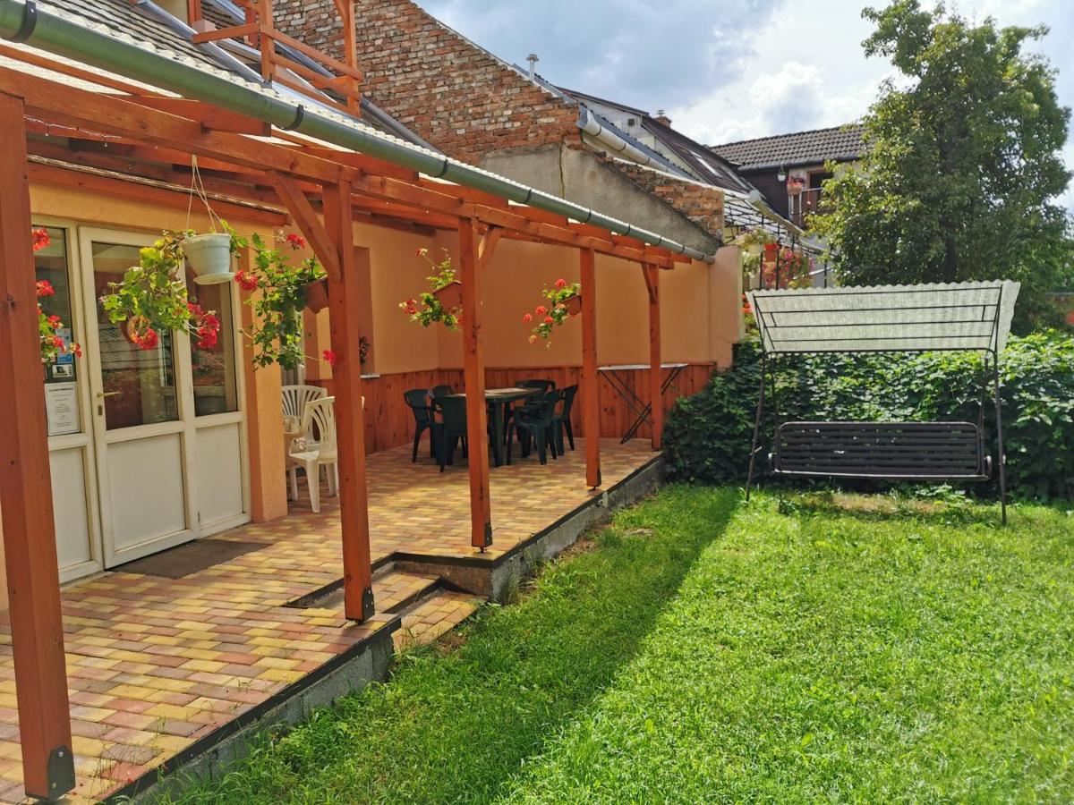 Kis Rigo Vendeghaz Hotell Salgótarján Eksteriør bilde